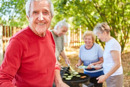 wertvollER: Mann mit Prostatakrebs grillt